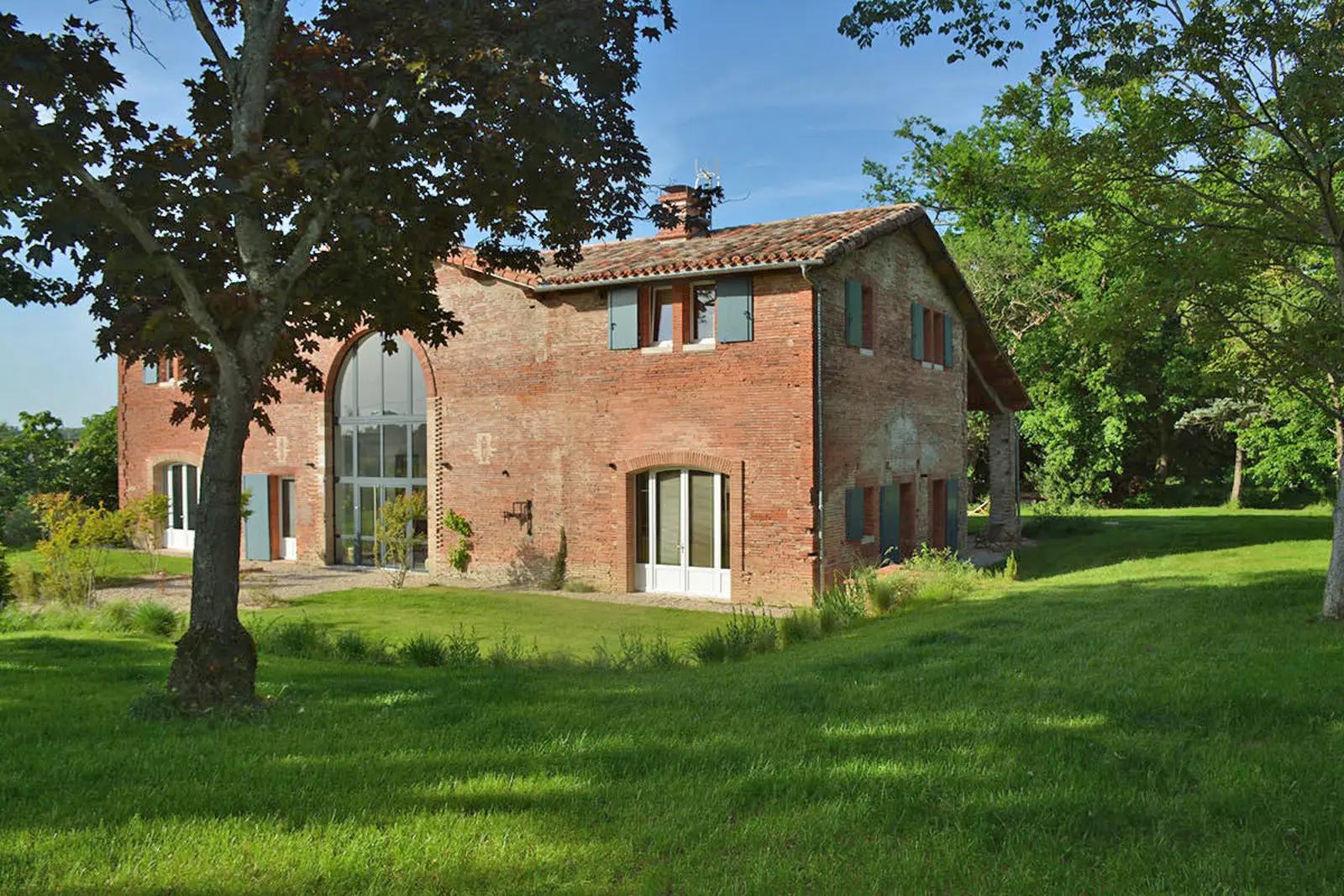 Large country house 10km from Toulouse