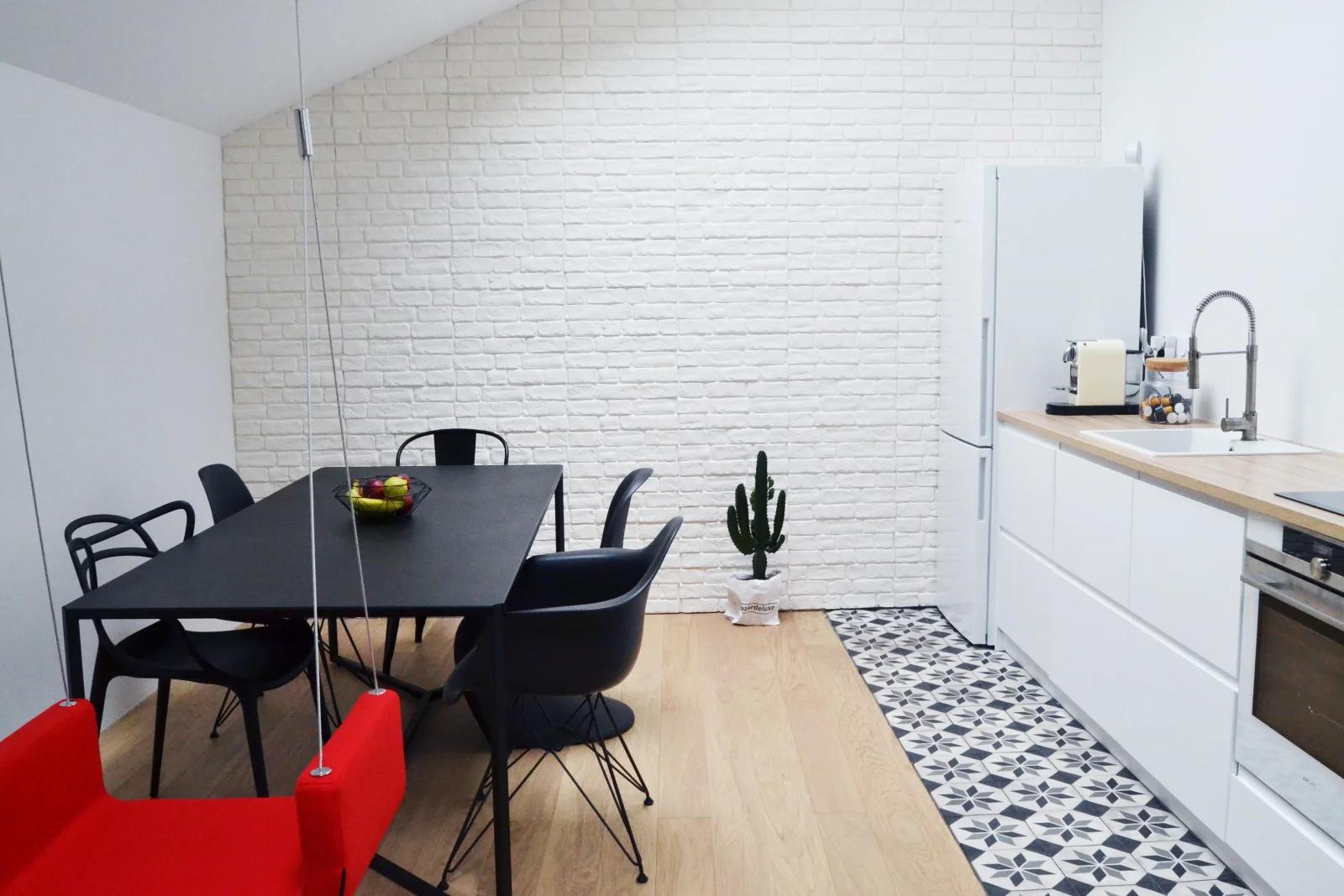 Salle de réunion dans Appartement minimaliste avec petite terrasse - 0